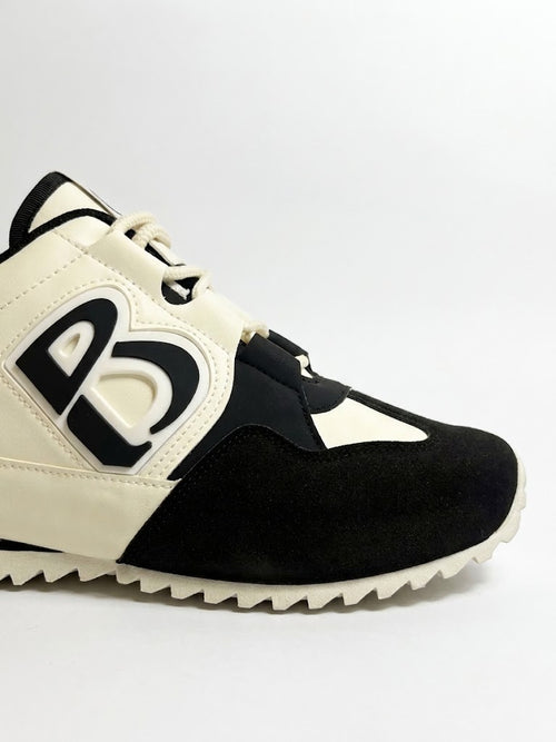 Saithi's Imported Black & White Streetwear sneakers - Known For Premium style and Unbeatable Comfort